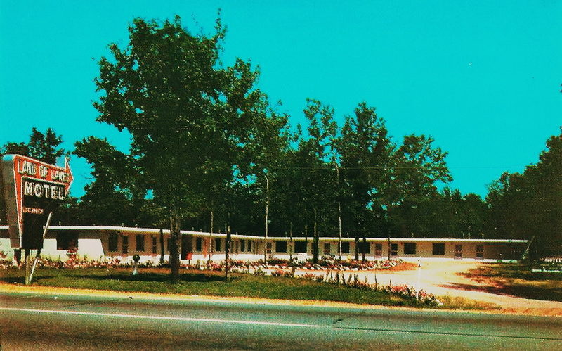 Land of Lakes Motel - Old Postcard (newer photo)